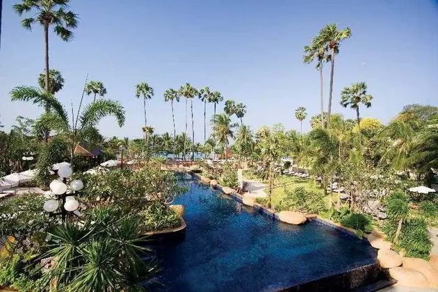 Jomtien Palm Beach Hotel & Resort