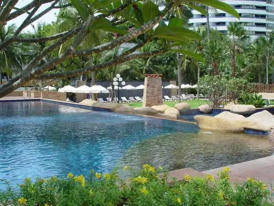 Jomtien Palm Beach Hotel & Resort - Havuz