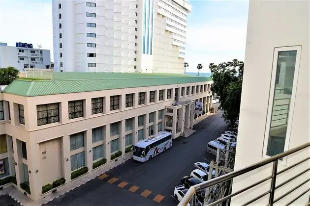Jomtien Plaza Residence With sea View, spa Shower Bath tub