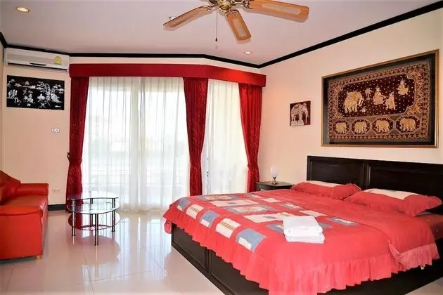 Jomtien Plaza Residence With sea View, spa Shower Bath tub - Oda