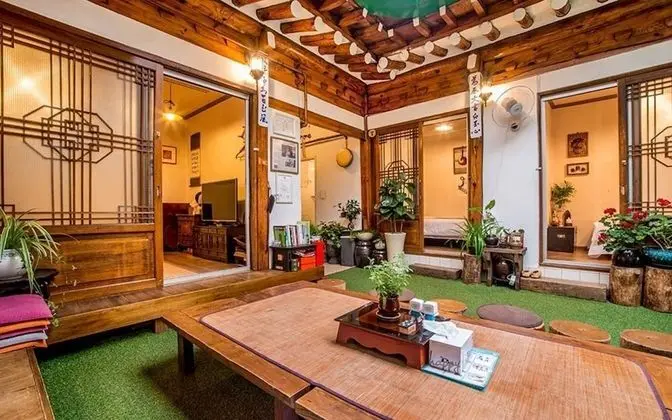 Jongno Punggyeong Hanok Stay - Oda