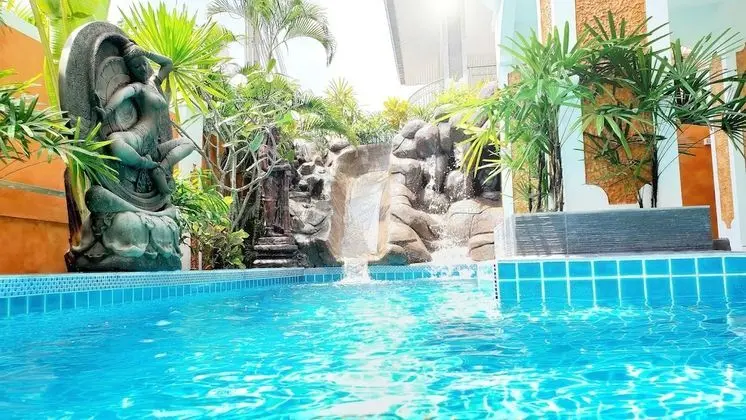 Joopland Luxury Villa Pattaya Walking Street 6 Bedrooms Private Pool