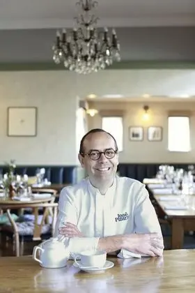 José Pizarro The Swan Inn Esher - Lobi