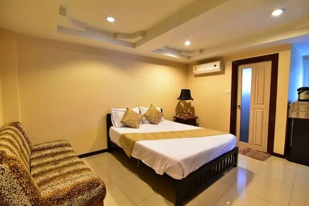 Joy House - Oda