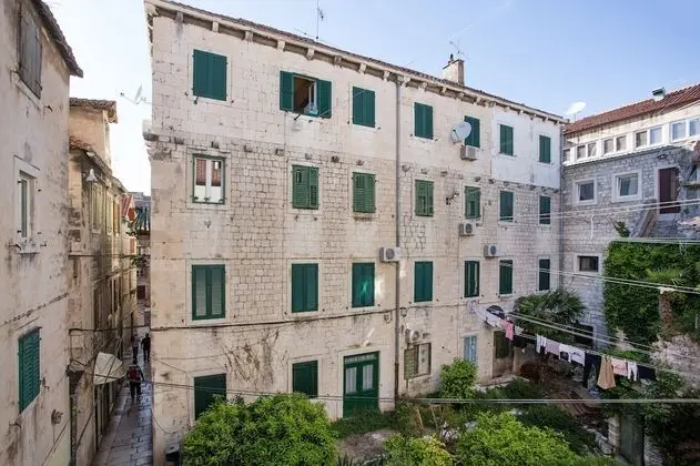 JR Luxury Guesthouse