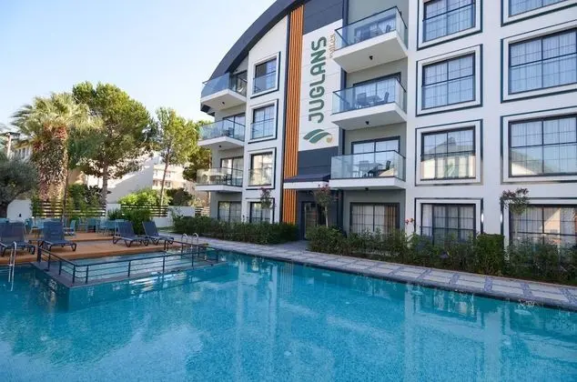 Juglans Suites