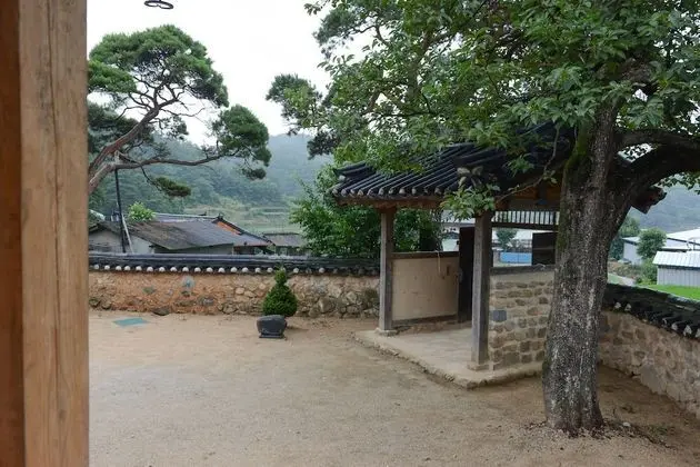 Jukheon Traditional House