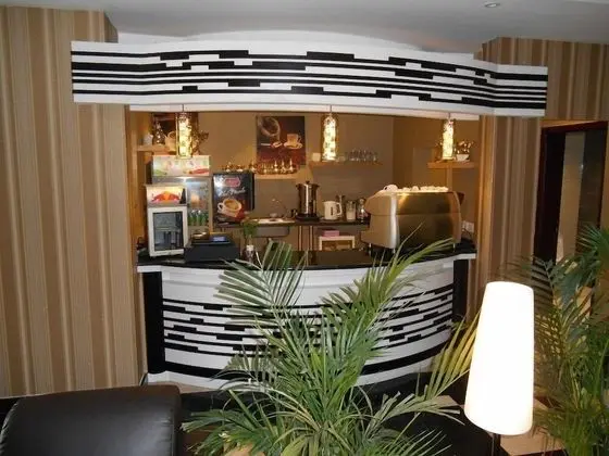 Julanar Alsharq Suites - Yerinde Yemek