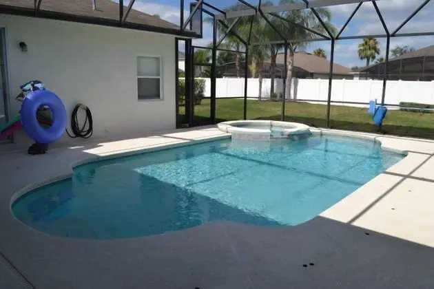 Julie's West Haven 3 Bedroom Home by Redawning - Havuz
