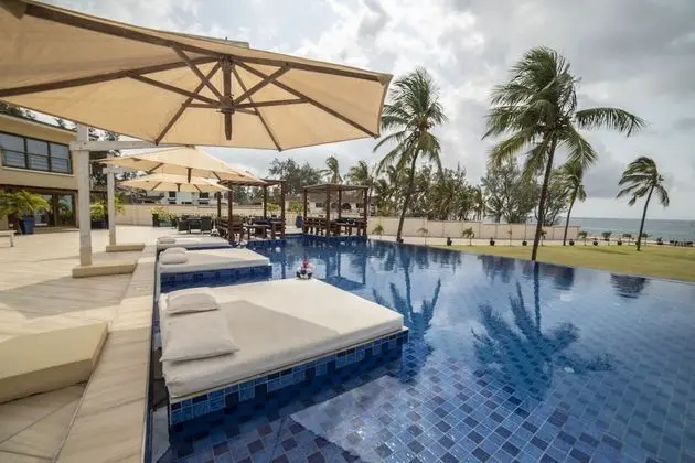 Jumeirah Beach Front Apartments - Havuz