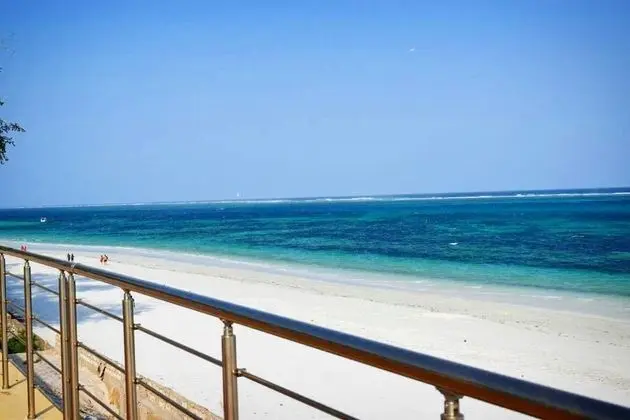 Jumeirah Beach Front Apartments - Plaj