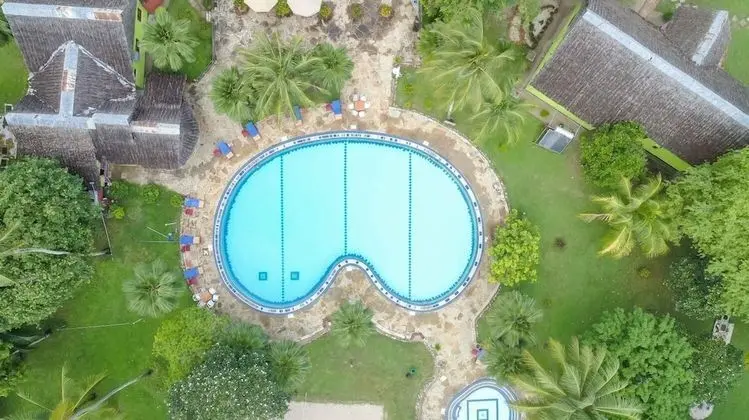 Jumuia Conference & Beach Resort - Havuz