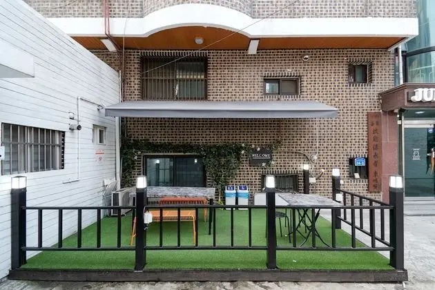 Jun Guest House - Hostel