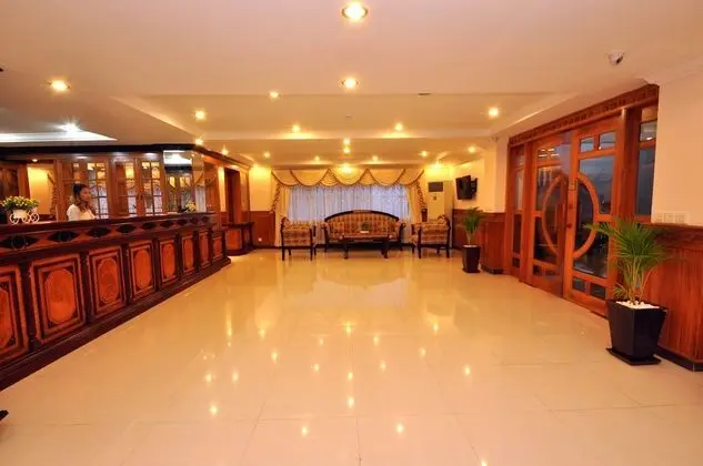 Jun Yue Hotel - Lobi