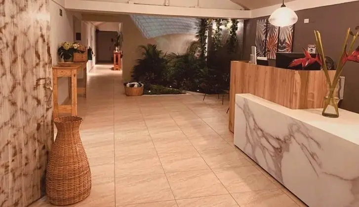 Juna Hotel Boutique - Lobi
