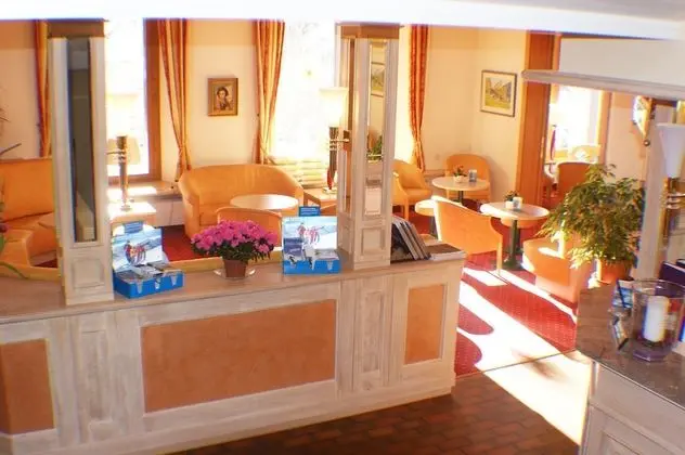 Hotel Jungfraublick Wengen - Lobi