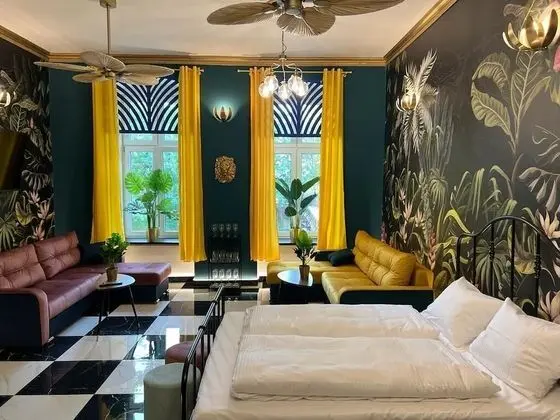 Jungle Apartments II