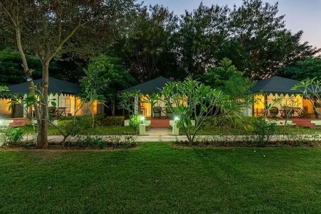 Jungle Cave Resort