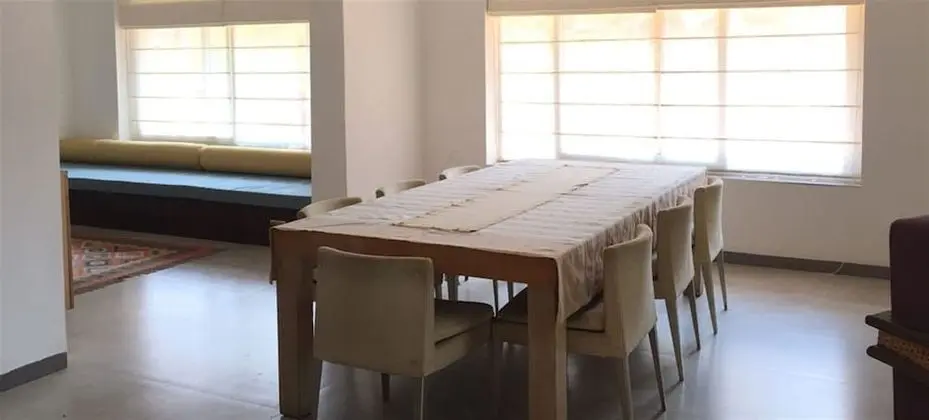 Jungle Hut- Annabelles Beach Apartments at Bernard Simao Calangute - Yerinde Yemek