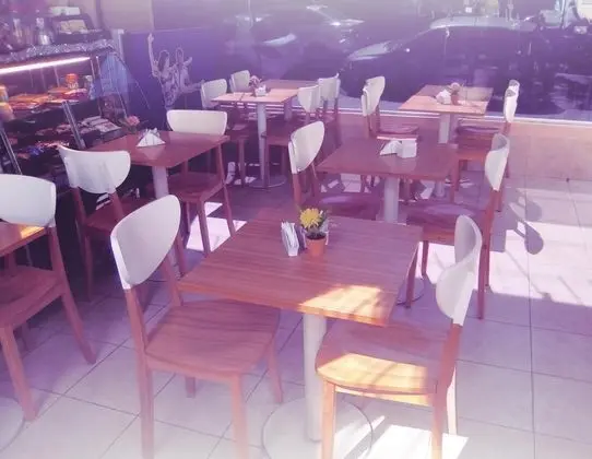 Juramento de Lealtad Townhouse Hotel - Yerinde Yemek