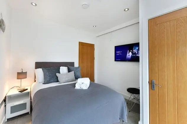 Just Stay Wales-Waterfront Villa-SA1 - Oda