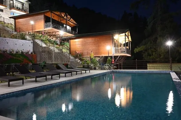 juSTa Cliffend Resort & Spa Mashobra - Havuz