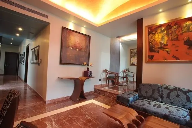 juSTa MG Road Hotel - Lobi