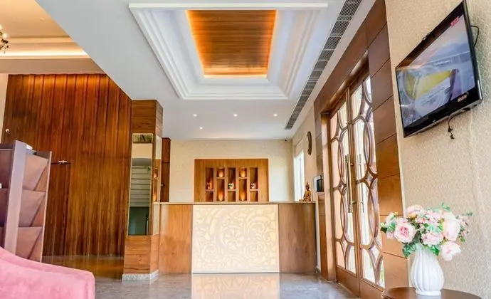 juSTa Palampur Resort & Convention Centre - Lobi