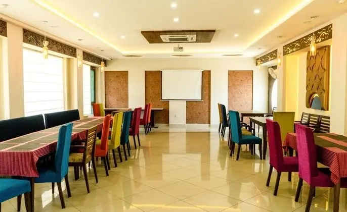juSTa Palampur Resort & Convention Centre - Yerinde Yemek