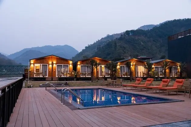 juSTa Rasa Retreat and Spa Rishikesh - Havuz