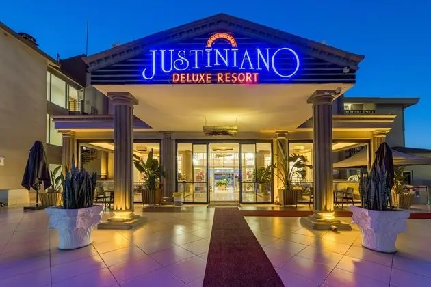 Justiniano Deluxe Resort - 8