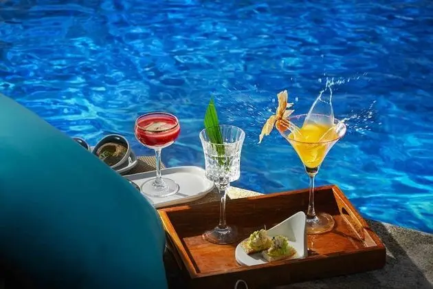 JW Marriott Bengaluru Prestige Golfshire Resort & Spa - Havuz