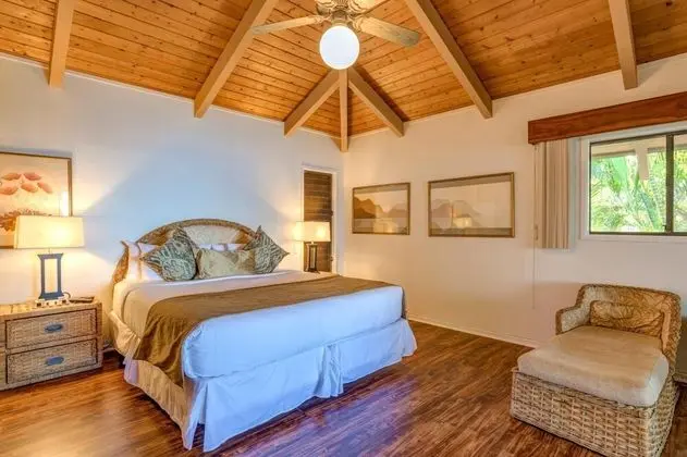 K B M Resorts- Bay-35 Presidential 5bd, 5ba Beach-front Estate, A/c, Private Yard!