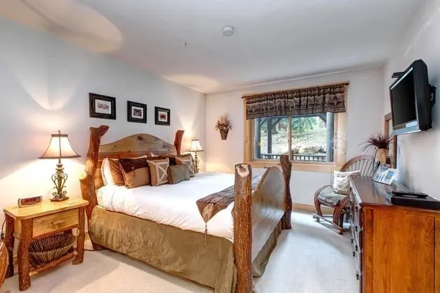 K B M Resorts- Bbl-251 Remodeled 2Bd Chalet, Walk to Deer Valley and Slopes, hot Tub!