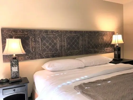 K B M Resorts- Cbi-202 Upgraded 1bd, Wood Fireplace, Full Kitchen, Wifi, Walk to Slopes!