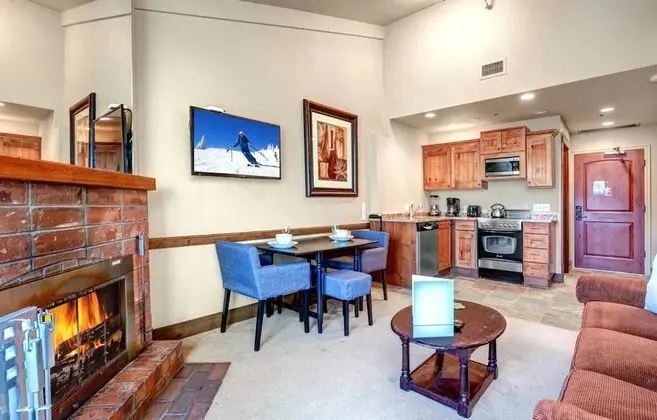 K B M Resorts- Cbi-307 Upgraded 1bd, Wood Fireplace, Full Kitchen, Wifi, Walk to Slopes! - Yerinde Yemek