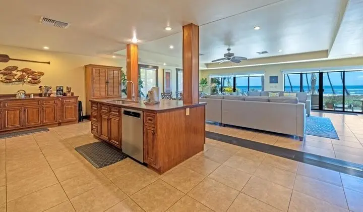 K B M Resorts- Hale-1470 Presidential 3bd, 3ba Beach-front Estate, A/c, Private Yard! - Mutfak