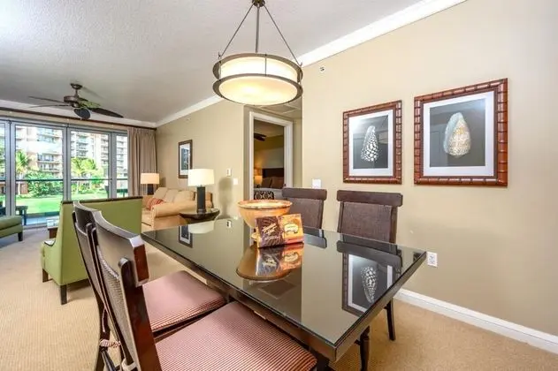 K B M Resorts- Hkh-242 Open Concept 2bd, Upgraded, Easy Pool, Beach, and Parking Access! - Yerinde Yemek