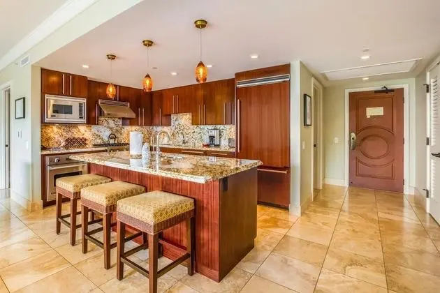 K B M Resorts- Hkh-504 Luxury 3bdrm Villa, Ocean View, Sleeps 10, Close to Beach and Pool! - Mutfak