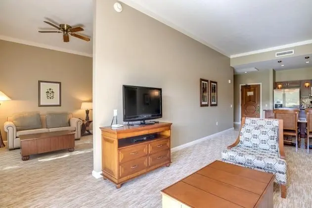 K B M Resorts- Hkk-108 Ground Floor 1 Bedroom Den, 1 Bathroom Villa - Oda Düzeni