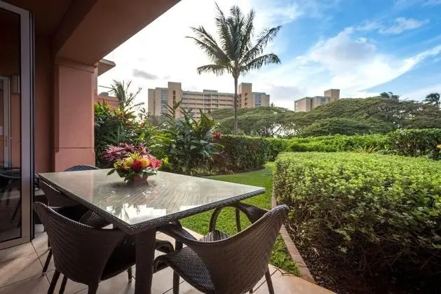 K B M Resorts- Hkk-140 Unique Modern 2bd, 1 Bath With Green Space Perfect for Families!
