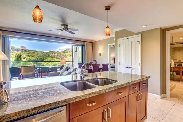 K B M Resorts- Hkk-236 Spacious 1Bd Villa, Chefs Kitchen, Easy Pool and Beach Access! - Mutfak