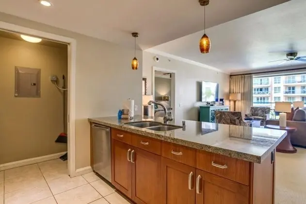K B M Resorts- Hkk-309 Extra Large 2bdrm, Ocean Views, 3 King Beds, Just 75 Yards From the Ocean! - Mutfak
