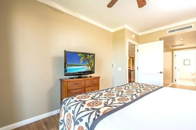 K B M Resorts- Hkk-920 Enormous 2Bd Luxury Villa, Large Balcony, Views, Seating for 6!