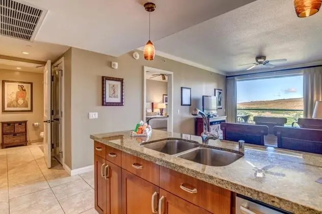K B M Resorts- Hkk-922 Gorgeous 1Bd 9th Floor Views, Chefs Kitchen, Private Balcony! - Mutfak