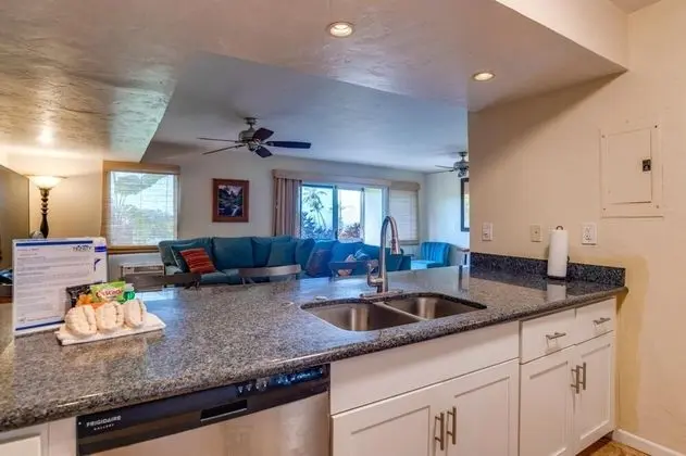 K B M Resorts- Kpl-28 Ultimate 3bdrm Ocean View, Quiet Neighborhood, Short Drive or Walk to Kahekili Beach Park! - Mutfak
