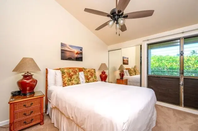 K B M Resorts- Nap-c18 Gorgeous 2bd, Ocean Views, Remodeled, Ocean-front, Beach Access! - Oda