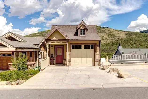 K B M Resorts- Pea-1260 3 Bedroom Home, Short Walk to Park City Mountain, Shuttle to Main Street