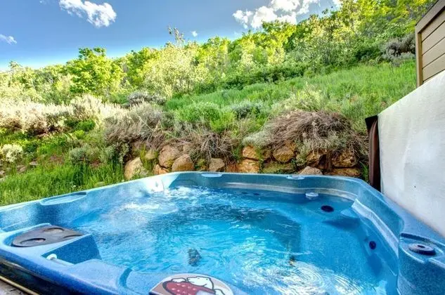 K B M Resorts- Pla-1155 Large 5bd, Easy Walk to ski Lifts, Main Street, Mountain Views! - Havuz