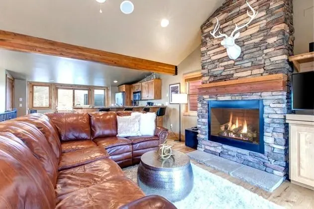 K B M Resorts- Pnf-860 Large 3bd, hot Tub, Fire Pit, Mountain View, Easy Walk Main St! - Öne Çıkan Resim